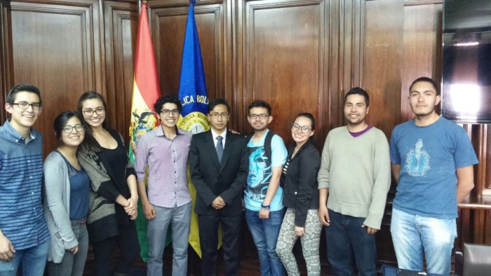 Carlos Felipe Copana Paucara se graduó por excelencia de la Carrera de Economía