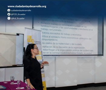 En Encuentro Democrático se discutió sobre Economía Feminista