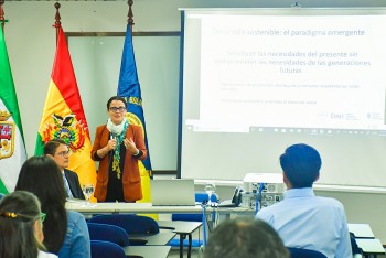 La UCB junto con el IISEC y la FHS presentan nuevo libro “Hacia el desarrollo sostenible en la región andina”